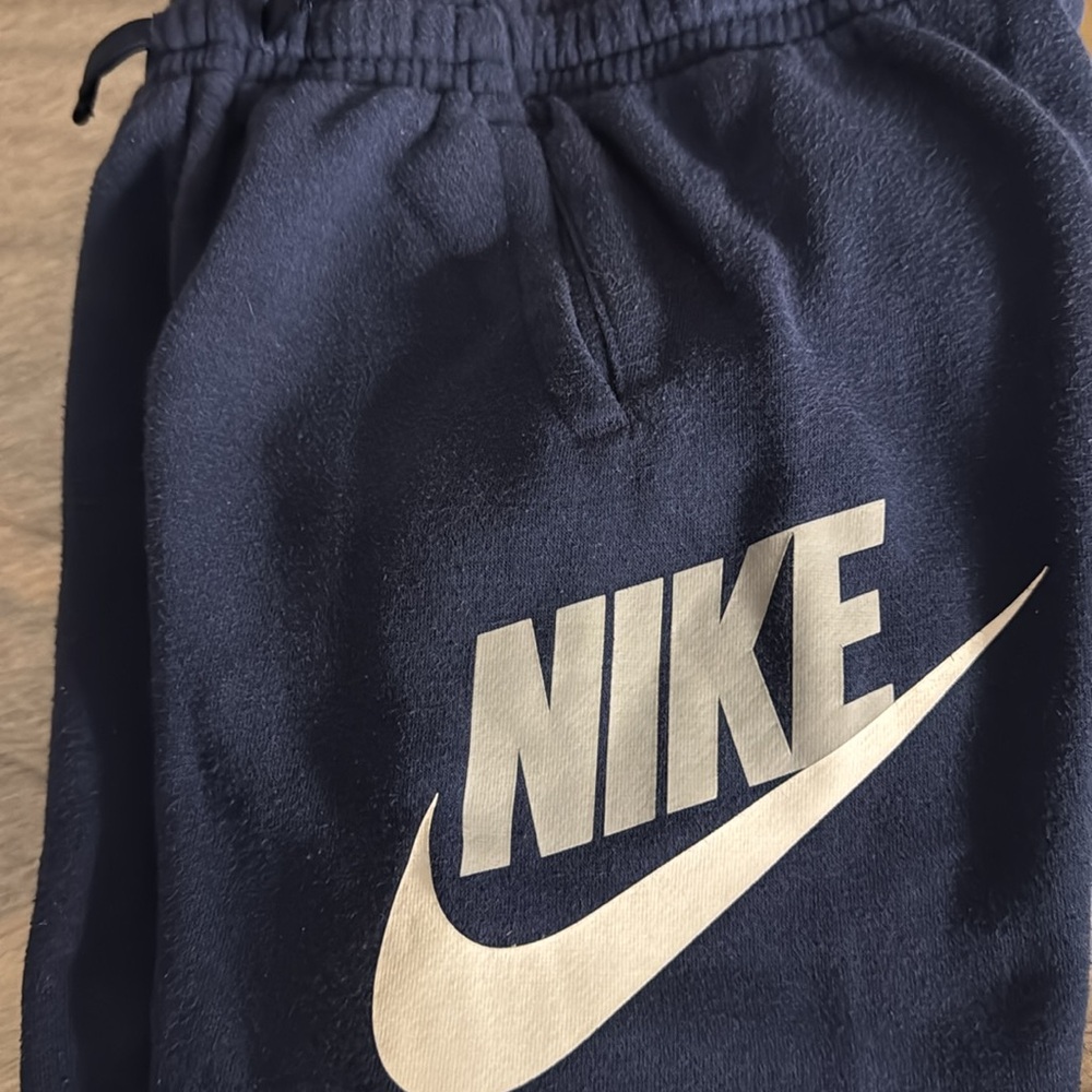 Nike Kids Sweatsuit set in Navy and Yellow - Picture 5 of 6